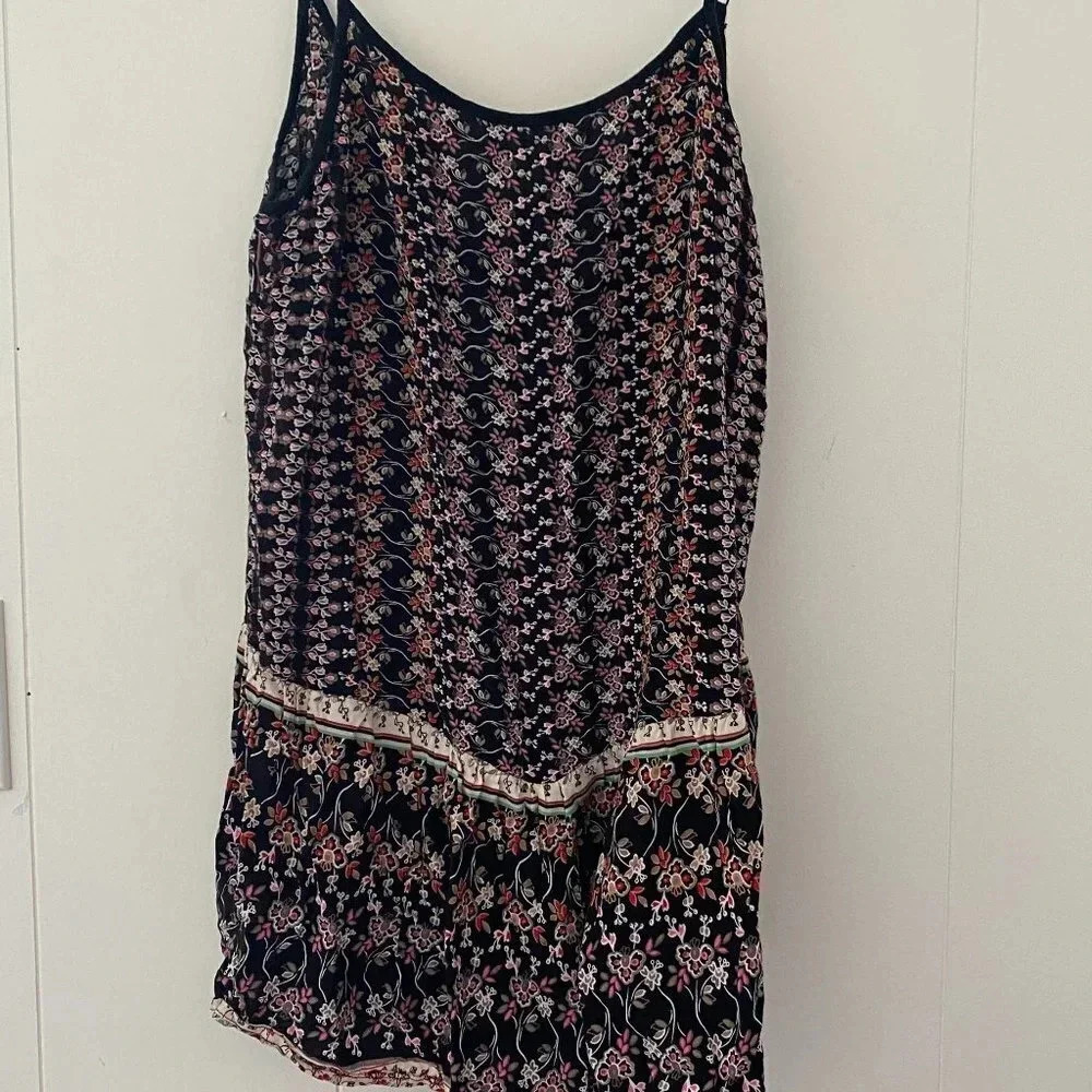 2Bella Black Pink White Floral Long Sleeveless Strappy Blouse Size Large